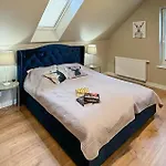 4 Bedroom Gorgeous In