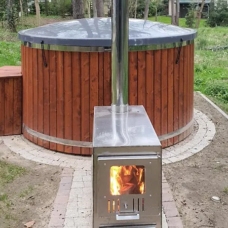 4 Bedroom Gorgeous In Holiday home *