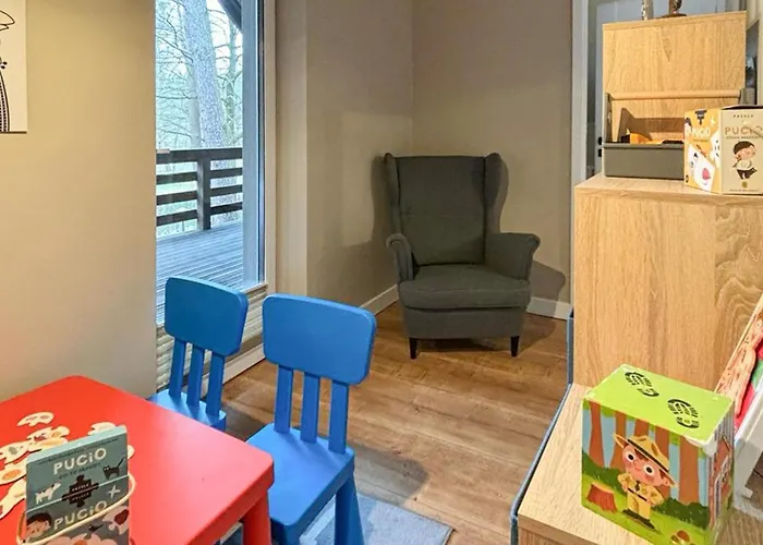 4 Bedroom Gorgeous In Holiday home *