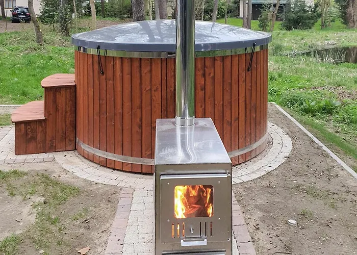 4 Bedroom Gorgeous In Holiday home *